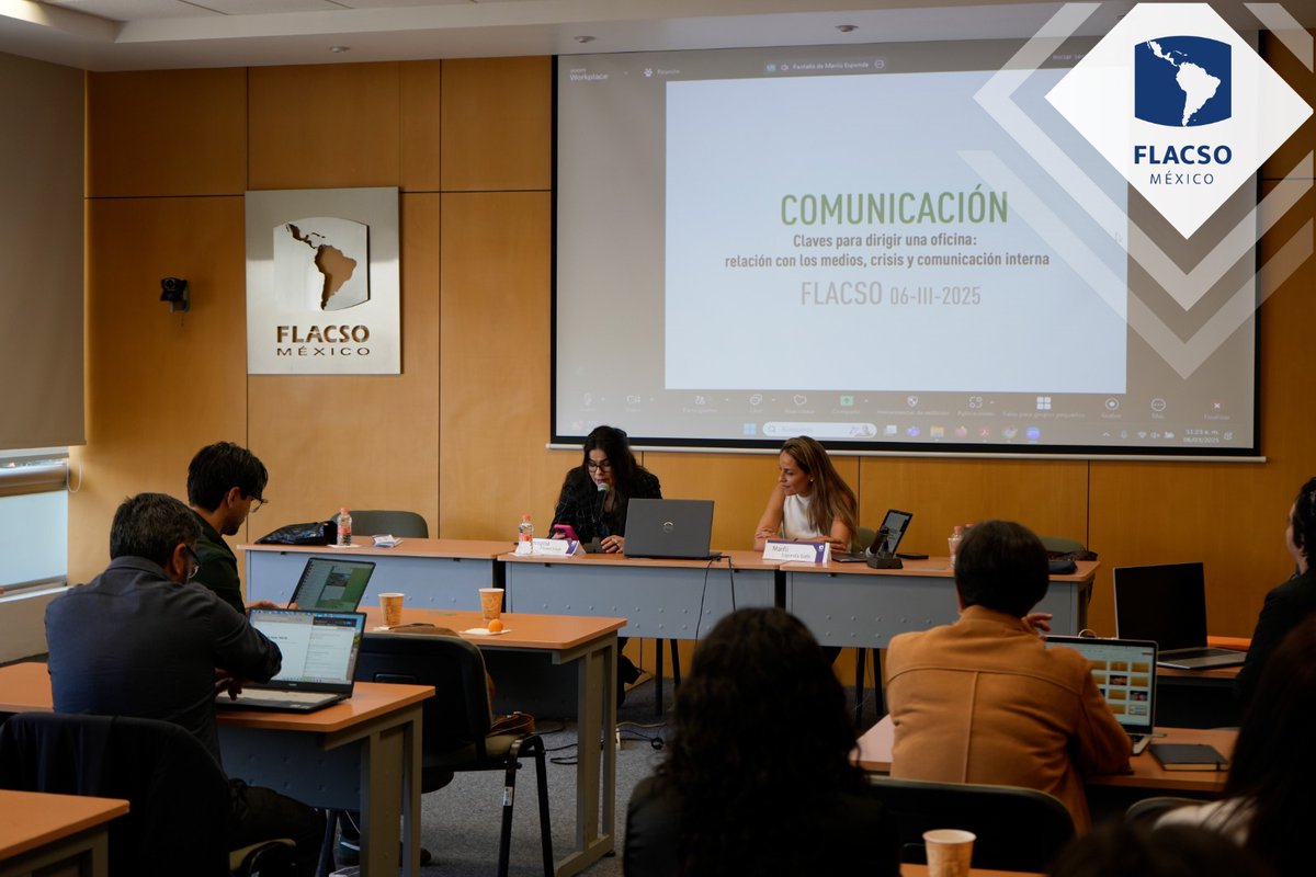 FlacsoMx's tweet photo. Durante los días 6 y 7 de marzo se lleva a cabo en #FLACSOMéxico el Segundo Encuentro Presencial de la #Maestría en #ComunicaciónPolítica Estratégica (#MACPE) 2024-2026, el cual es coordinada por la Dra. Georgina Flores Ivich (@gefloresivich), profesora-investigadora de esta casa de estudios.
Como parte de las actividades, la comunicadora Marilú Esponda Sada dictó la clase magistral: “Claves para dirigir una oficina de comunicación: relación con los medios, crisis y comunicación interna. Análisis de casos”. Las y los alumnos presentaron sus trabajos finales, los cuales les permitieron poner en práctica lo aprendido durante los primeros meses de este programa, así como intercambiar y retroalimentar su trabajo y el de sus compañeros/as con el profesorado.
Si deseas formar parte de la comunidad estudiantil flacsiana, te invitamos a estar al tanto de nuestra página web y redes sociales.