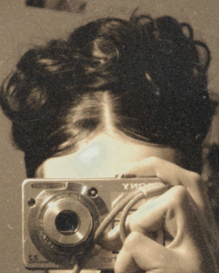 brasasdecigarro's tweet photo. ㅤㅤ
ㅤㅤTeste de penteado, e acho que o buquê já está escolhido. 
ㅤㅤ https://t.co/KsFeprwWgv