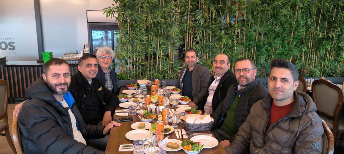 İDO'da yollarımızın kesiştiği ve 20 yıldır iftar geleneğini bozmadığımız arkadaşlarla..