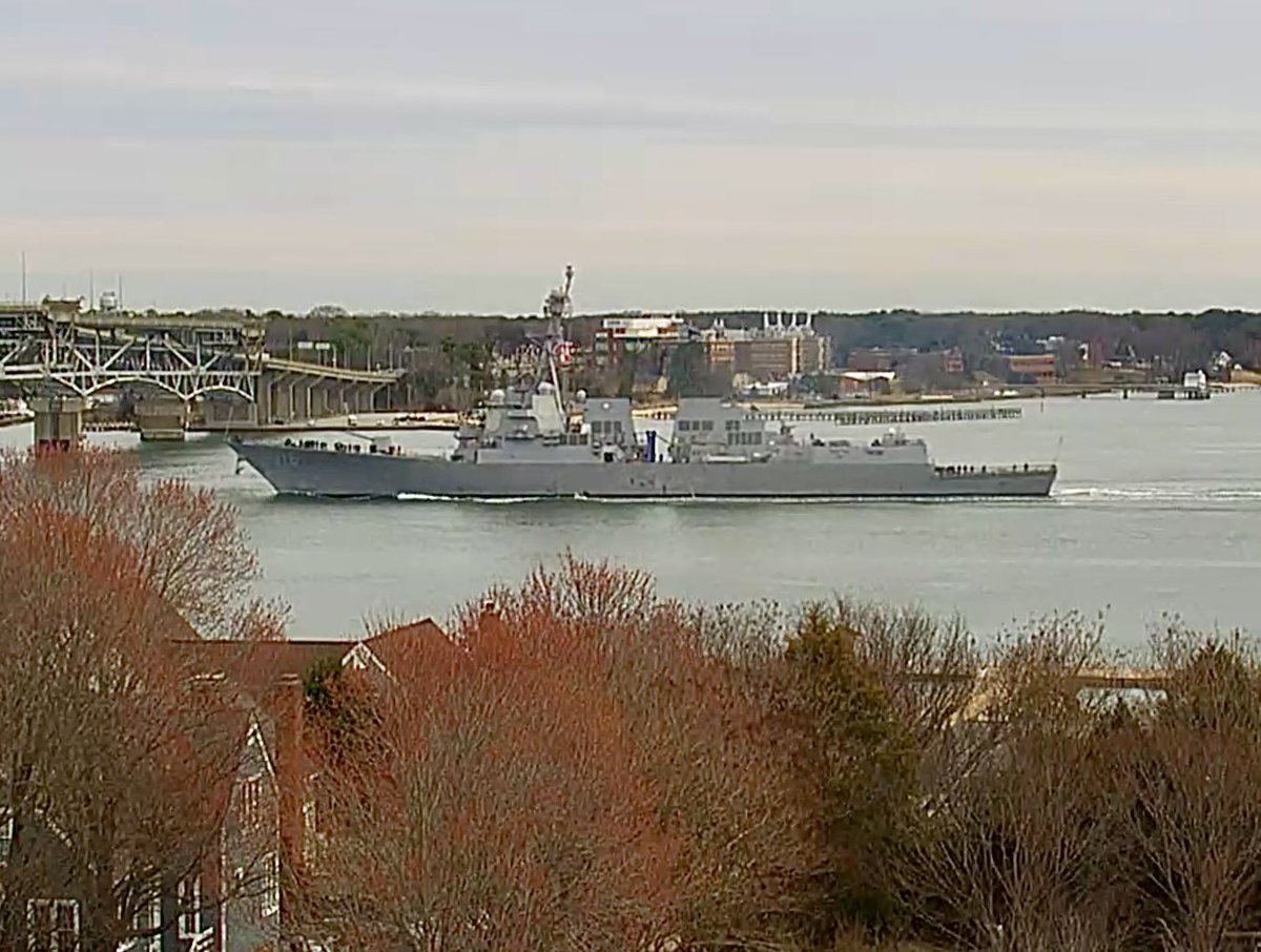 WarshipCam's tweet photo. USS Thomas Hudner (DDG 116) Arleigh Burke-class Flight IIA guided missile destroyer coming into Yorktown, Virginia - March 7, 2025 #ussthomashudner #ddg116
SRC: webcam https://t.co/ZqZug31Osw