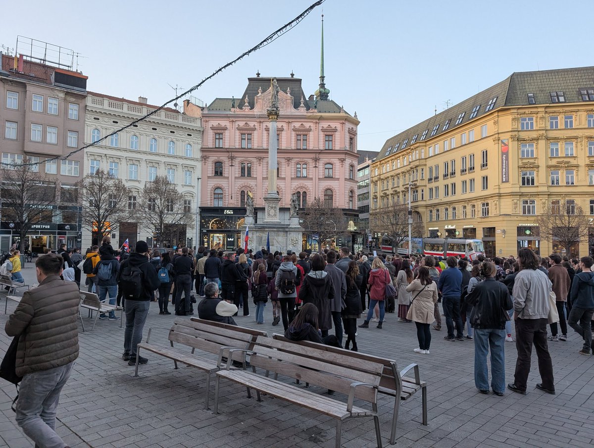 Aj Brno protestuje za slobodné 🇸🇰
✌️