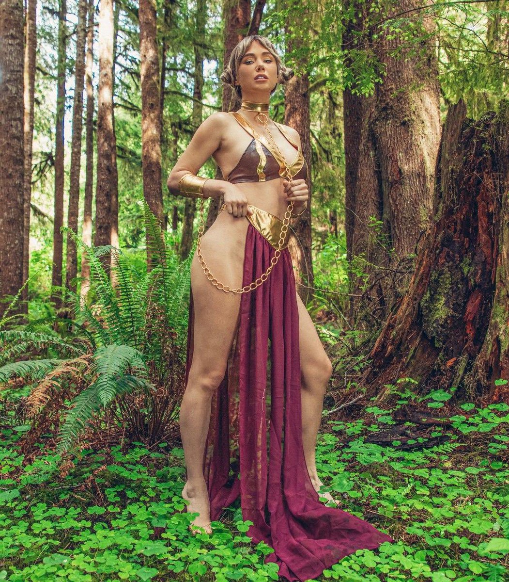 SydFan69's tweet photo. Sara Underwood Leia Cosplay 🙂‍↕️👌🏻

#StarWars #cosplay https://t.co/rVIvutHTKI