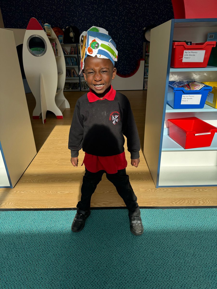 LeicesterHoly's tweet photo. A sample of our fabulous hats from World Book Day.  Each of our classes chose their favourite books and made a hat to represent it 🎩 🧢 📖 https://t.co/avhVfBwDDB