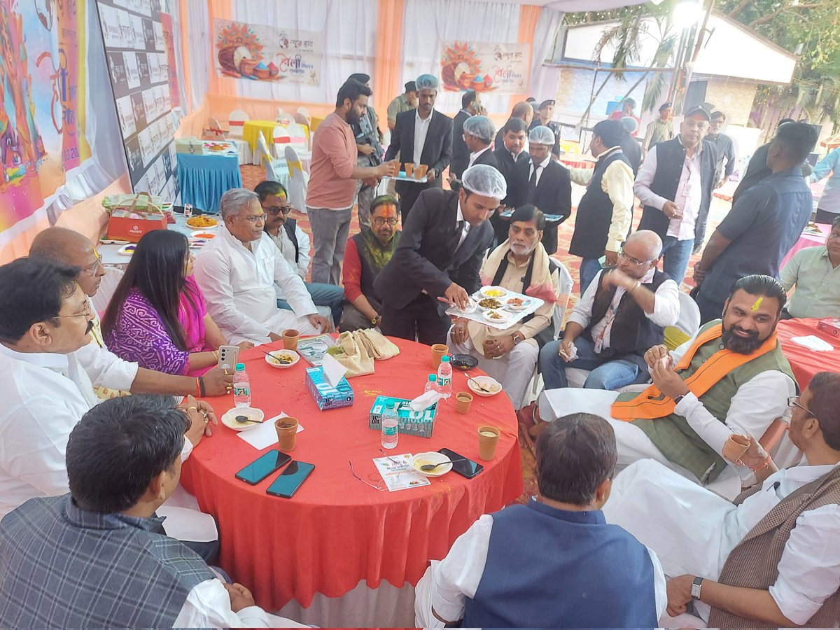 RajeshBhatt73's tweet photo. आज बांकीपुर क्लब में  @Newshaat चैनल द्वारा आयोजित होली मिलन समारोह में उपस्थित होकर  @NewsHaat  की पूरी टीम को होली की शुभकामनाएं प्रेषित की I. इस अवसर पर आमंत्रित करने को लेकर पूरी न्यूज़ हाट की टीम के प्रति आभार   । @iChiragPaswan  @LJP4India @LjpBihar @rajutiwari1997 https://t.co/BKvkHnZXJb