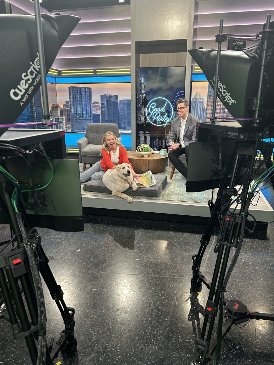 weareaustin's tweet photo. A fun, full, FABULOUS #Friday show!
A big thank you to all of our guests for joining us today.
@createcultivate
@AustinPublicLib
@austinpetsalive, Good Party ATX
@sickathanavg
#austintexas #austin #visitaustin #trevorscott #texas #sxsw #keye #cbsaustin https://t.co/txRVe3vFJM
