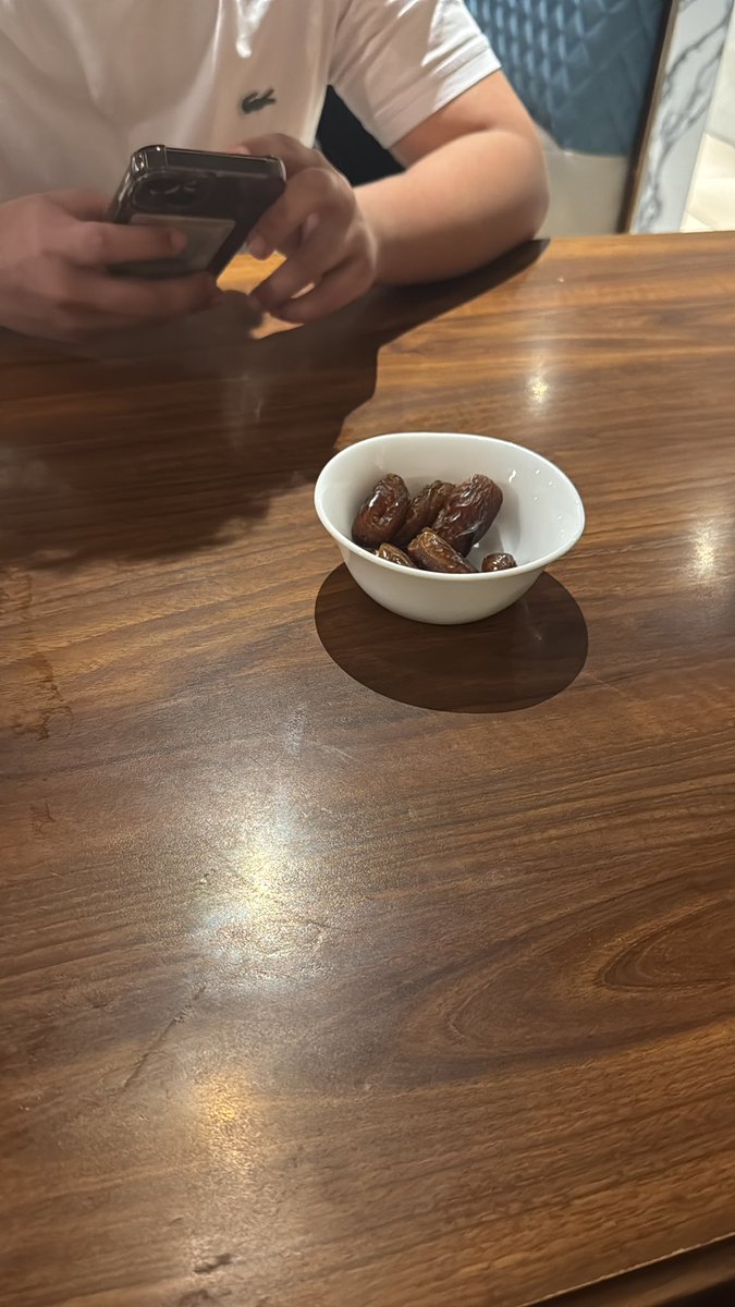 Rizzy1c's tweet photo. The foods cost 0.3 SOL for 3 people

Let’s see if I got rugged 😂 https://t.co/q9HiGiOAUT