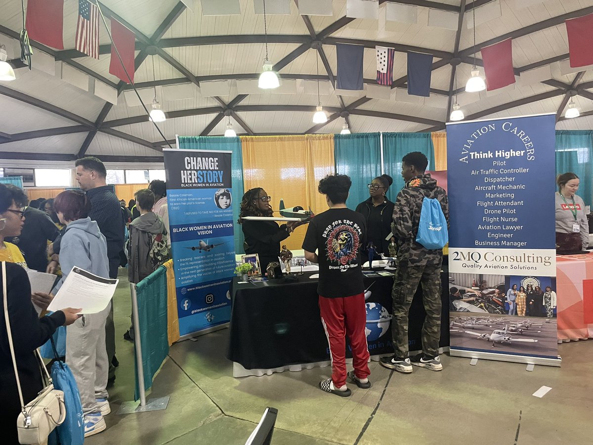MtVernonMiddle's tweet photo. 8th graders and Boosters had a phenomenal experience at the JA Inspire Career Fair.  @And_Johnson1 @WCPSS @NorthwestWCPSS https://t.co/li4mKKO8xc