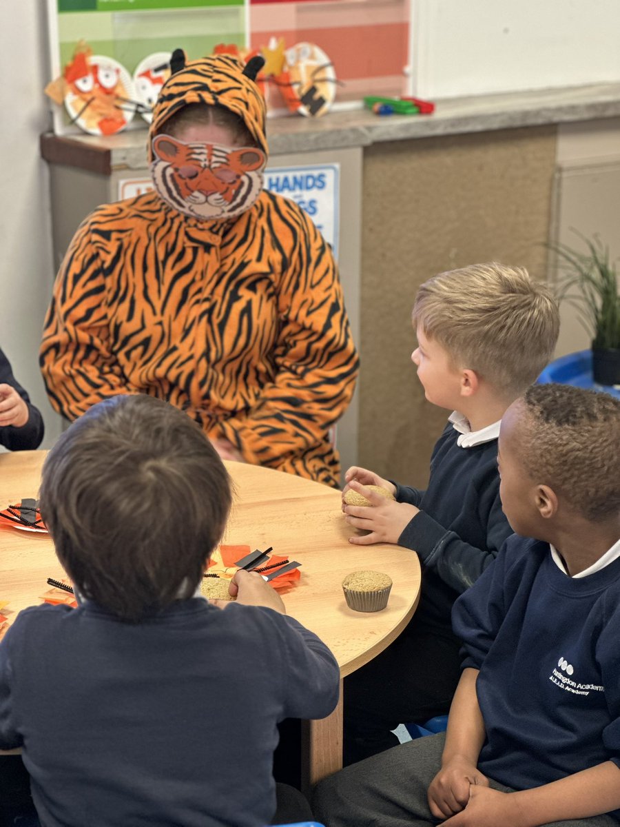 huntingdonlead's tweet photo. Here is the length our staff will go to to make learning fun for the children. The children have been reading ‘A Tiger who Came to Tea’. They baked cakes, made special tiger plates and then what a surprise a real life tiger joined them! 🐅🐅🐯#makelearningfun https://t.co/Fmrlnx2U6e