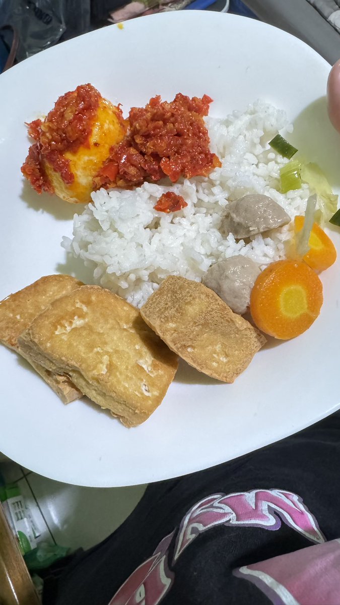 masihhidup000's tweet photo. Masakan aku menjelang sahur, yg bikin aku suka masak itu waktu bareng suami mulai dari kepasar, nyiapin semuanya berdua https://t.co/VmqXcK8nFp