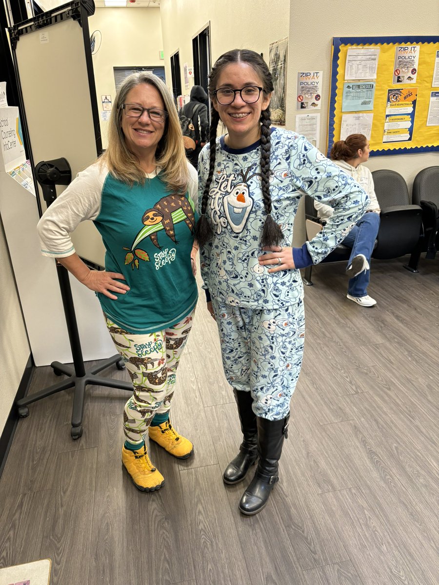 MakerTomasLib's tweet photo. PJ day and Dr Seuss appreciation days!! TRMS SCHOOL SPIRIT! https://t.co/mL4EHXzPmL
