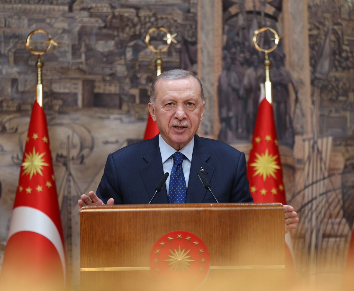 AlexandruC4's tweet photo. Erdogan: "We support the independence and integrity of Ukraine, our strategic partner" https://t.co/eZiPClN52L