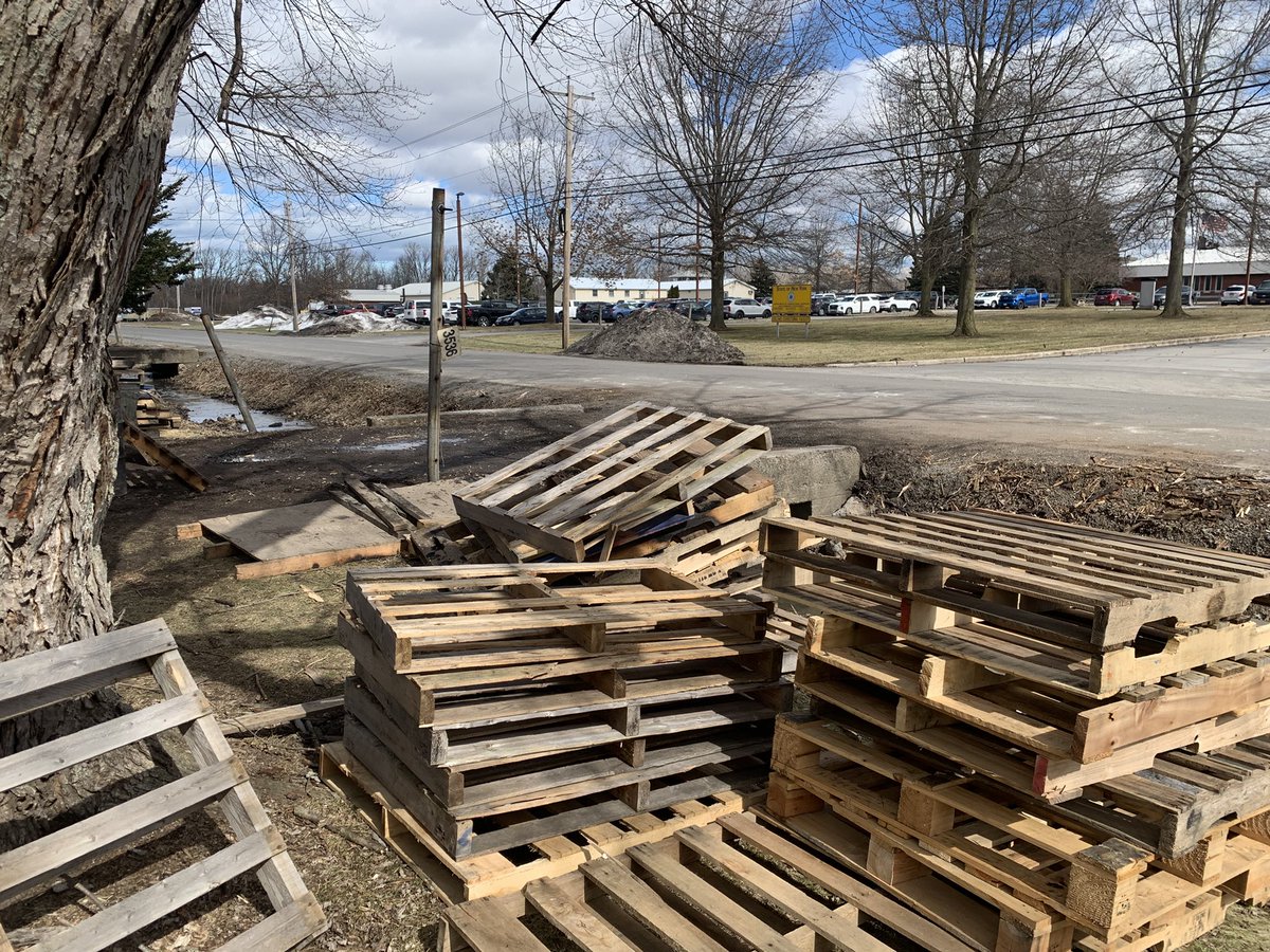 It appears that the wildcat prison guard strike is over at Orleans Correctional in Albion. Late last night the strike camp tents and equipment were removed. Only the pallets and fire barrels remain. Heading to Groveland now. <a href="/news10nbc/">News10NBC</a>