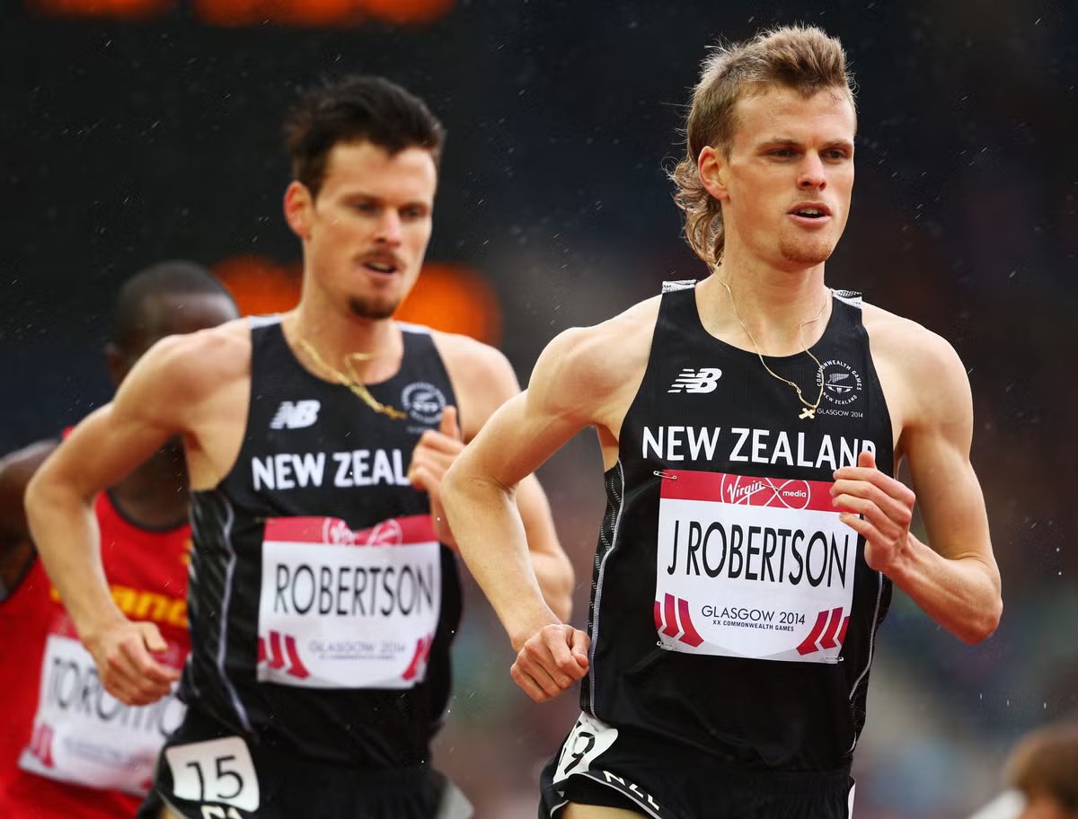 These 17-year-old runners traded their comfortable lives in New Zealand for concrete floors in Kenya...

• They contracted malaria
• Witnessed massacres
• Went 1,460 days without family

Here's the untold story that transformed them from "tourists" to champions: 🧵