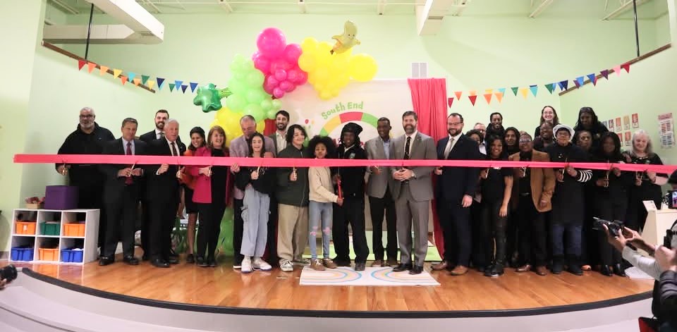 I was so happy to attend the South End Children’s Café's ribbon cutting for their newly expanded space. This expansion means the cafe can serve more kids and families in Albany, offering nutritious meals and enriching programs. This is a huge win for our communities, and I’ll