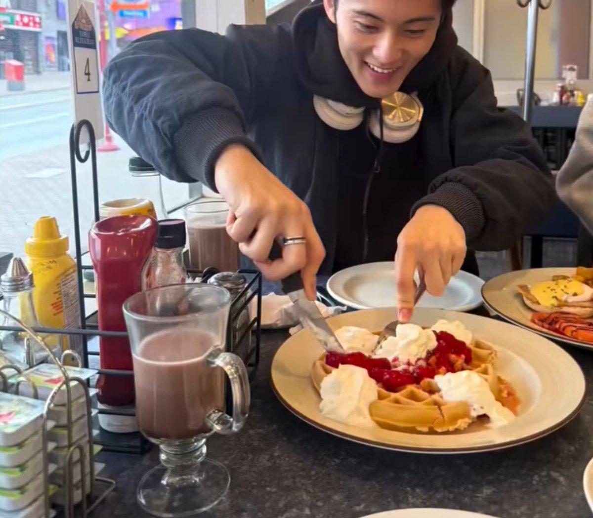 이런 마크 또 좋아하지 •• 🌪️