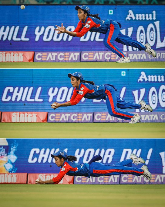 A catch that almost won the match for Delhi Capitals 😕 📹 Credits: Twitter/DelhiCapitals