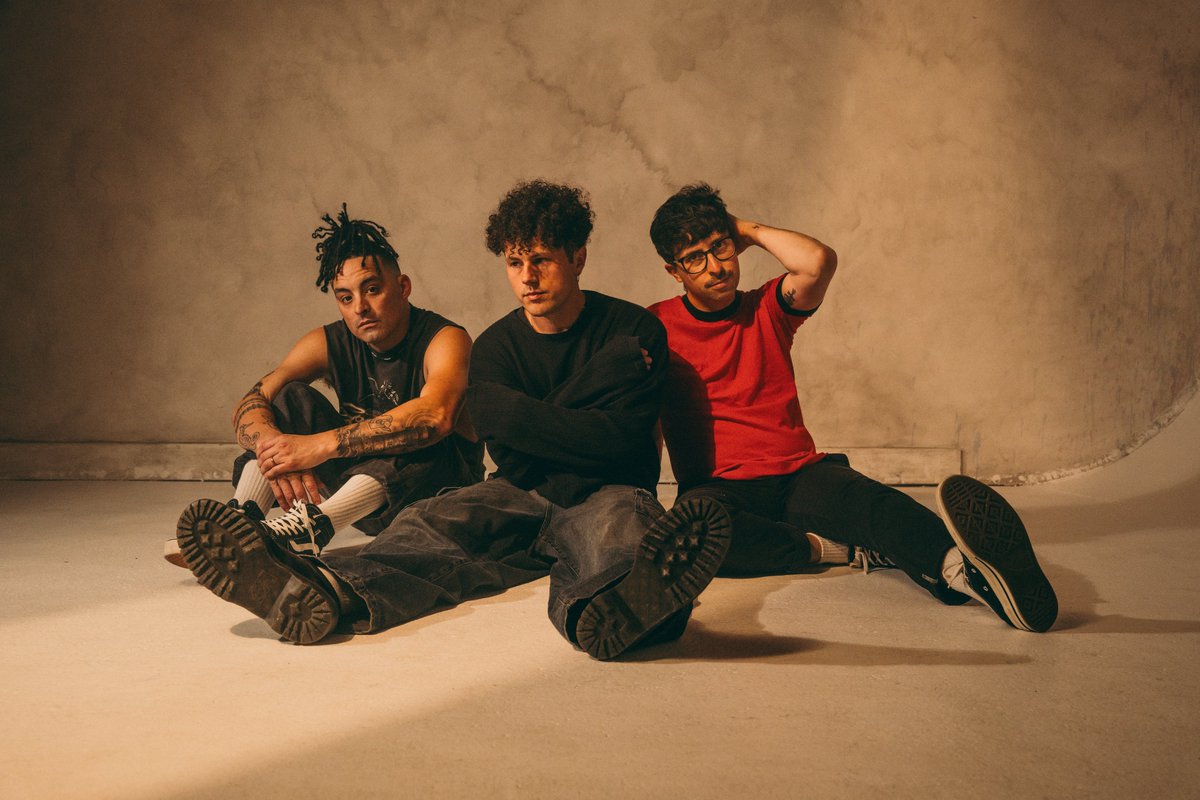 Spotify USA (@spotifyusa) on Twitter photo <a href="/MAJORLAZER/">MAJOR LAZER</a> <a href="/thesamaracyn/">samaracyn</a> <a href="/Jessiereyez/">Doing great things bitch</a> Head into the weekend with <a href="/Nightly/">NIGHTLY</a>'s new album songs to drive to 💗 <a href="/MAJORLAZER/">MAJOR LAZER</a> <a href="/thesamaracyn/">samaracyn</a> <a href="/Jessiereyez/">Doing great things bitch</a> Head into the weekend with <a href="/Nightly/">NIGHTLY</a>'s new album songs to drive to 💗