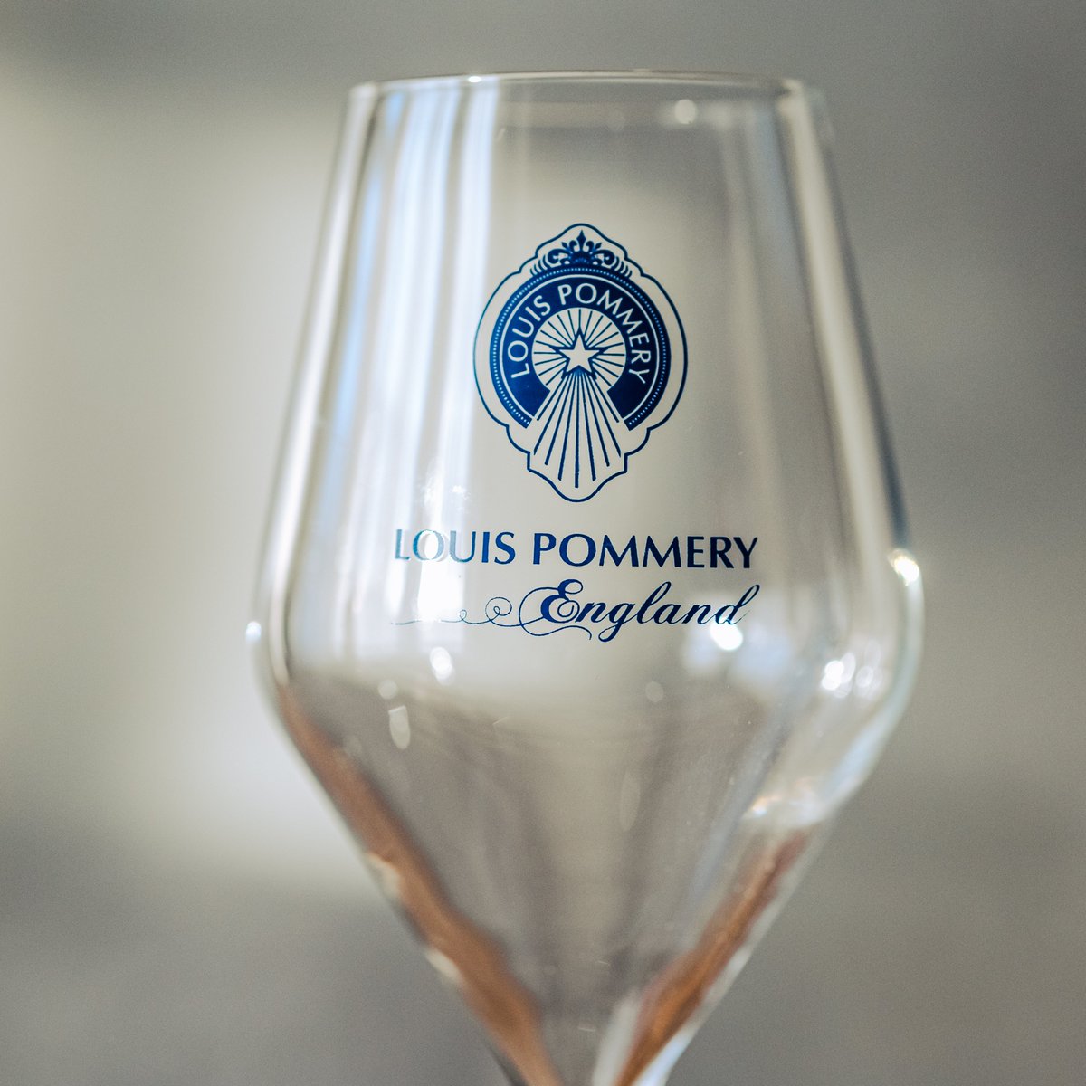 LouisPommeryUK's tweet image. With March comes the perfect opportunity for a spring feast. Pair Louis Pommery England with a fresh Halloumi Salad for a light, yet indulgent, dining experience.

#SpringDining #LouisPommeryPairing
