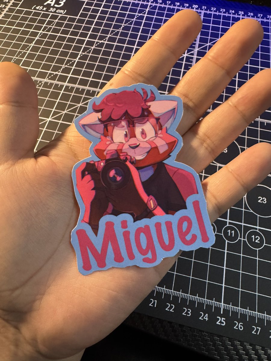 Made myself a badge. Art by <a href="/ScotchSuper/">Super.ButterScotch🏳️‍⚧️</a>