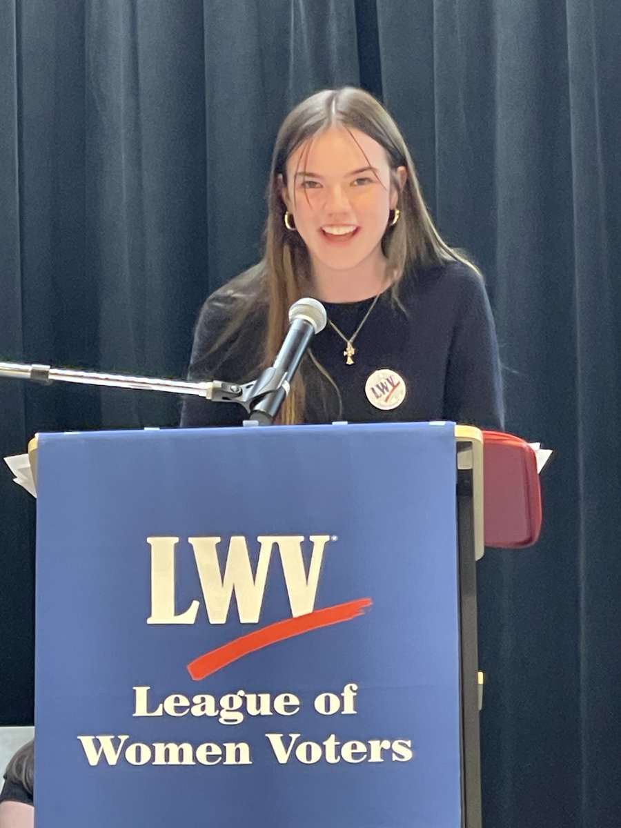 Thanks to Elizabeth Elzemeyer for helping at last night's forum for school board candidates in Webster Groves. Several of the questions asked were submitted by students. For a list of upcoming forums, go to my.lwv.org/missouri/metro…,