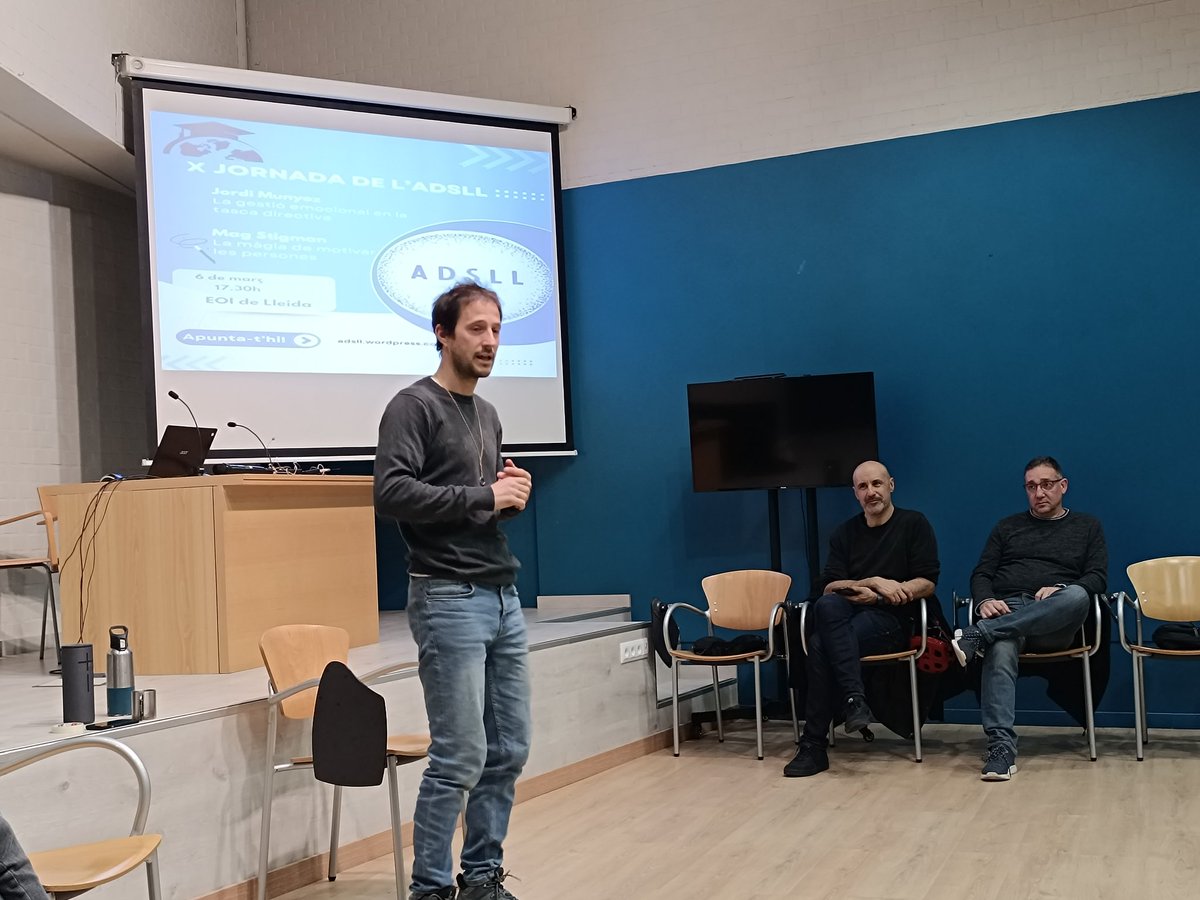 ADSLL (@adslleida) on Twitter photo Jordi Munyoz: "La gestió emocional en la tasca directiva" en la X Jornada de l'ADSLL. Ahir a <a href="/EOILleida/">EOI de Lleida</a> Jordi Munyoz: "La gestió emocional en la tasca directiva" en la X Jornada de l'ADSLL. Ahir a <a href="/EOILleida/">EOI de Lleida</a>