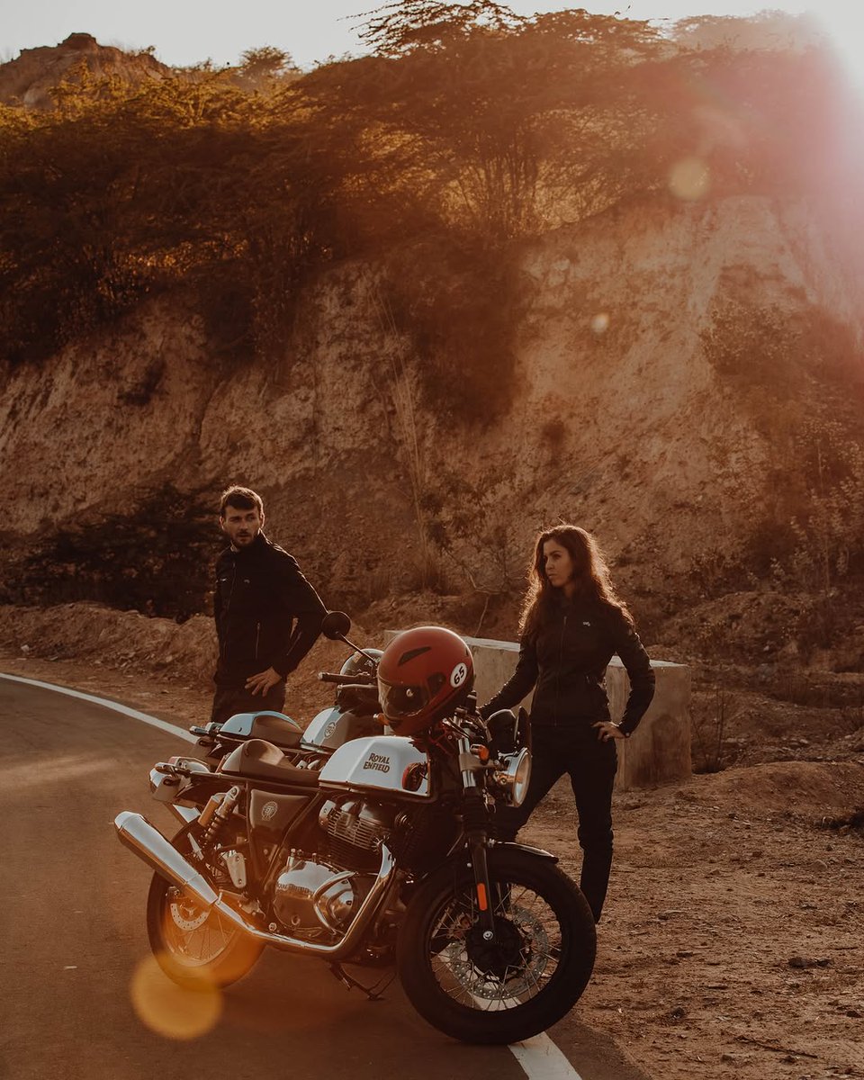 royalenfield's tweet photo. A race against the winds? Off we go.
#ContinentalGT650 #TonOfFun #RoyalEnfield #RidePure #PureMotorcycling https://t.co/KE6LakFTHT