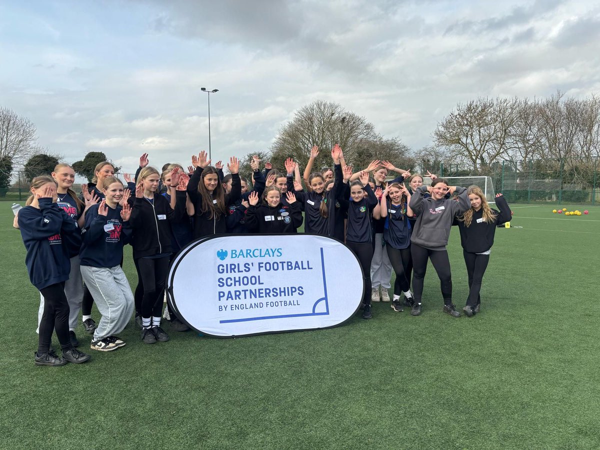 OxfordshireFA's tweet photo. Today, @CartertonCC played host to over 150 girls playing football as part of the Biggest Ever Football Session taking place nationally! 👏👏👏 https://t.co/L33ef8xwCC