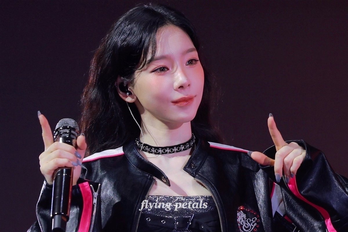 flying_petals's tweet image. 250307 The TENSE 💯
#태연 #taeyeon