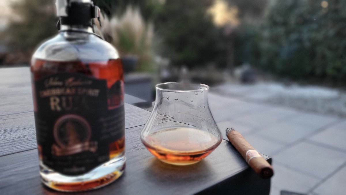 Urlaub's Ausklang...
Allen ein Sonniges und Dynamisches Wochenende gewünscht 
🖤💛🥃#sgd1953