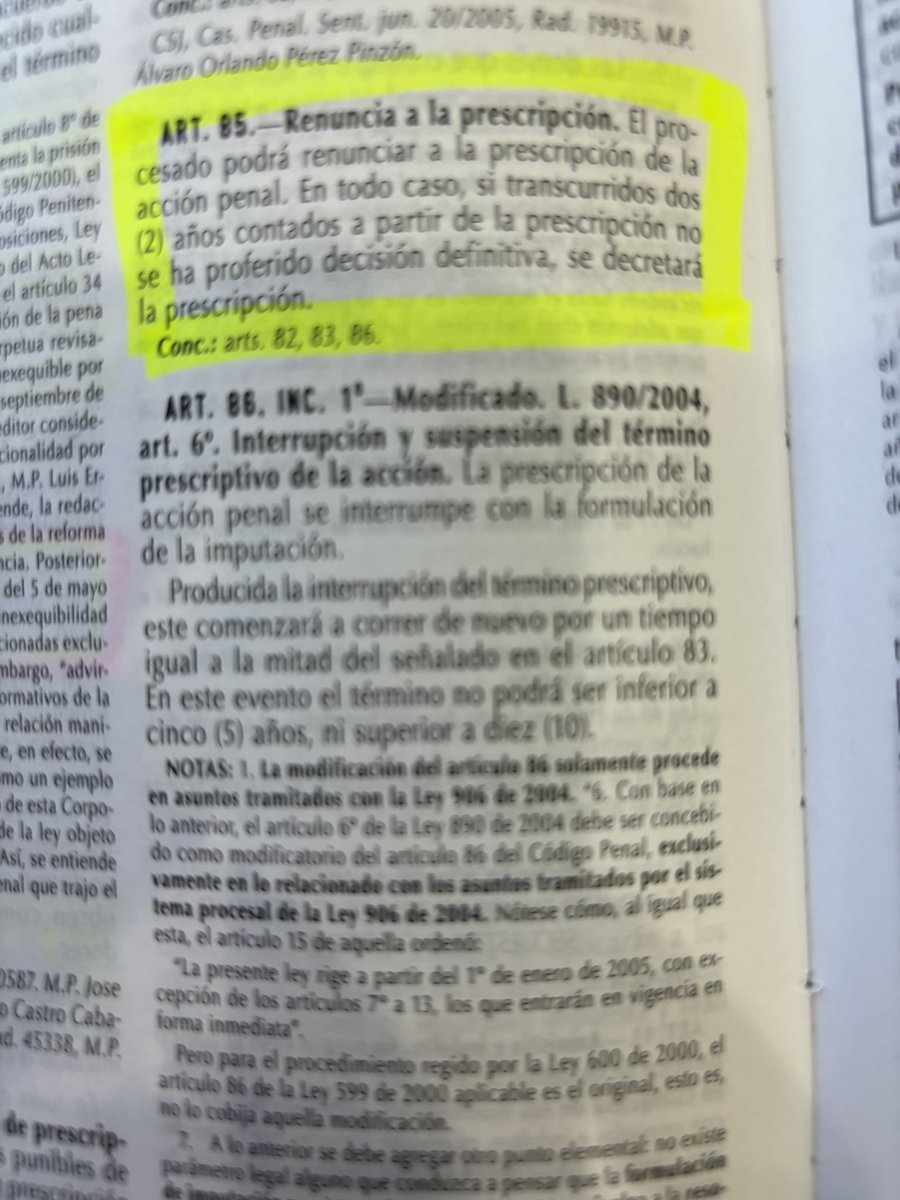 raitello's tweet photo. Álvaro Uribe Vélez y prescripción. Si bien el Estado pierde legitimidad para seguirlo juzgando una vez opere este fenómeno, de conformidad con el artículo 85 del Código Penal, el expresidente puede renunciar a la prescripción, habilitando el curso del proceso por dos (2) años más https://t.co/nvwcH5q0bT