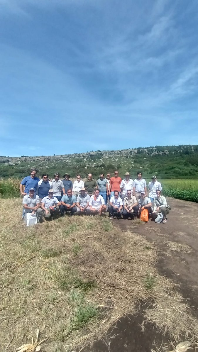 AapreMDQFangio's tweet photo. UPA #Maiz #Ciclos y #Densidades a la baja, #Ecofisiologia al alza con @Gustavomaddonni @aapresid @AapreMDQFangio  #JuntosSabemosMas. Gracias a las Marcas/Compañias por estar con los #productores https://t.co/vnoHFs8AwH