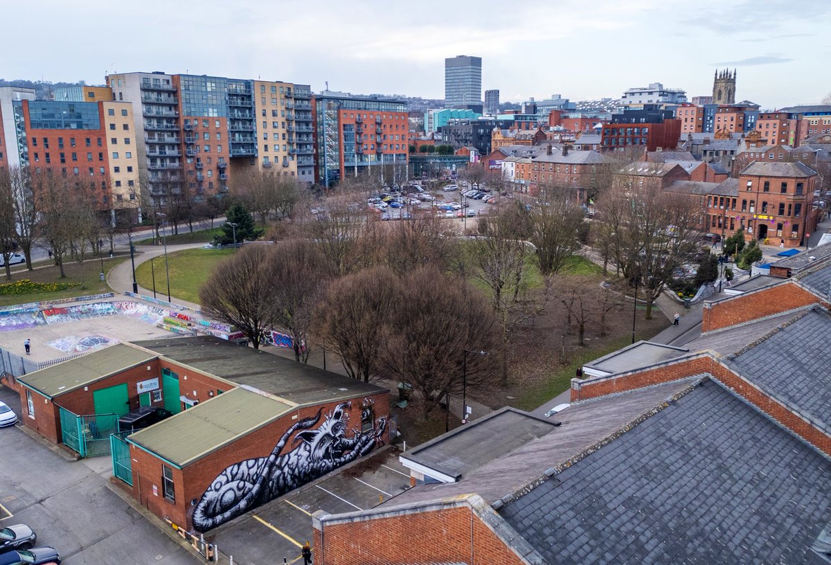‘Devonshire Cat’ - the unofficial name for renowned street artist Phlegm’s latest mural on Eldon Street in Sheffield (next to Devonshire Green).🖤

Completed yesterday, the mural took just 3 days to paint in its entirety- thanks to some nice spring weather.

📸 Shots by