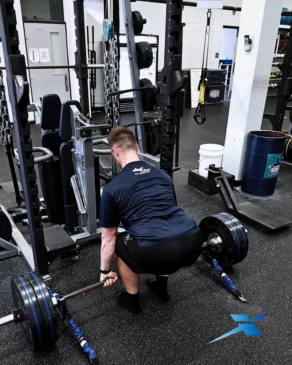 performxts's tweet image. Today we’re highlighting University of West Florida, where their athletes are using Perform-X Dead-X Cords to build explosive power and take their performance to the next level! 

#PerformX #DeadX #ExplosivePower #AthleteTraining #Performance  #WestFlorida #UWF #TrainSmart