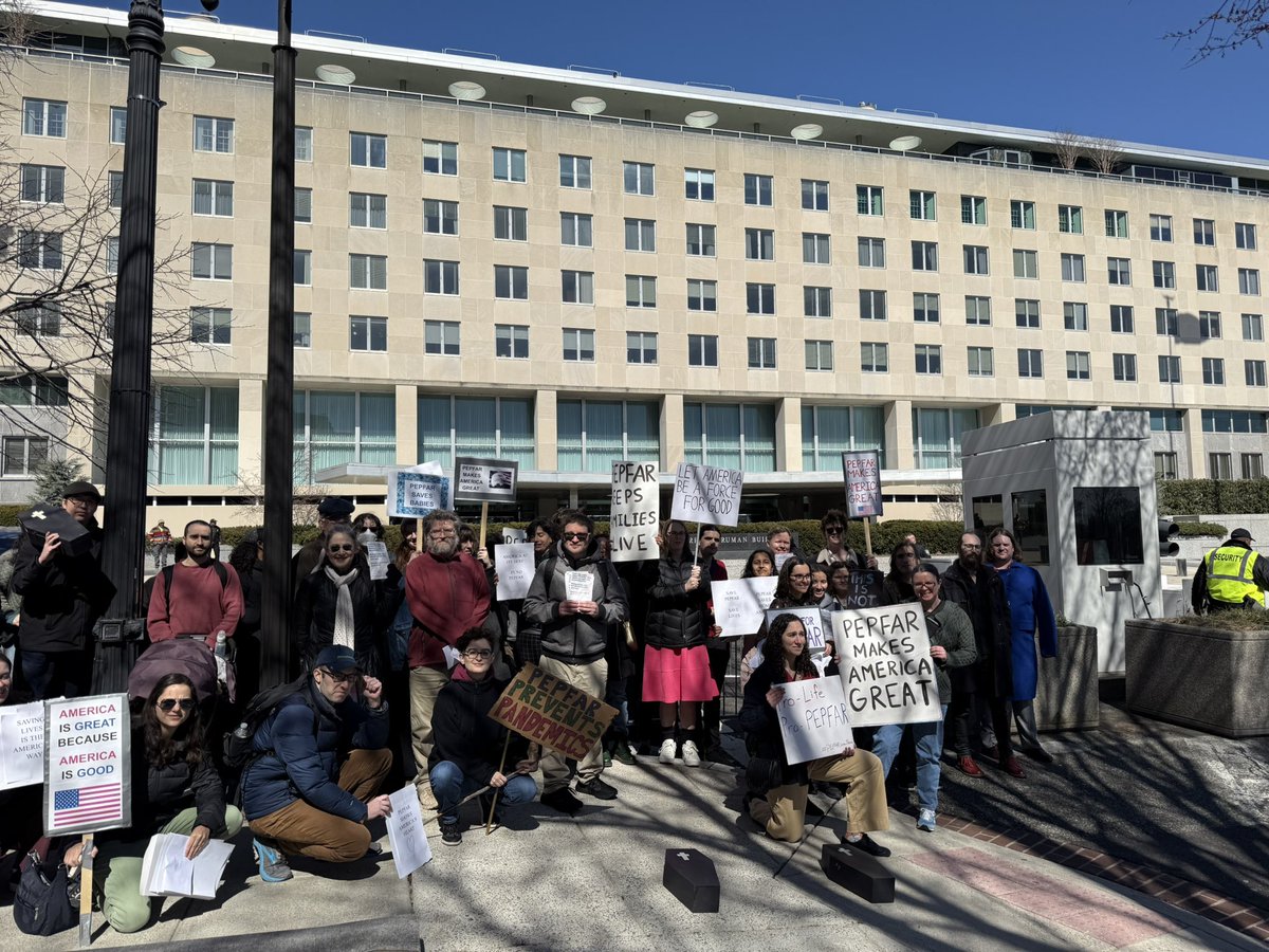 David_Kasten's tweet photo. The @SavePEPFARNow protest at the @StateDept https://t.co/wjcEHvbrn3