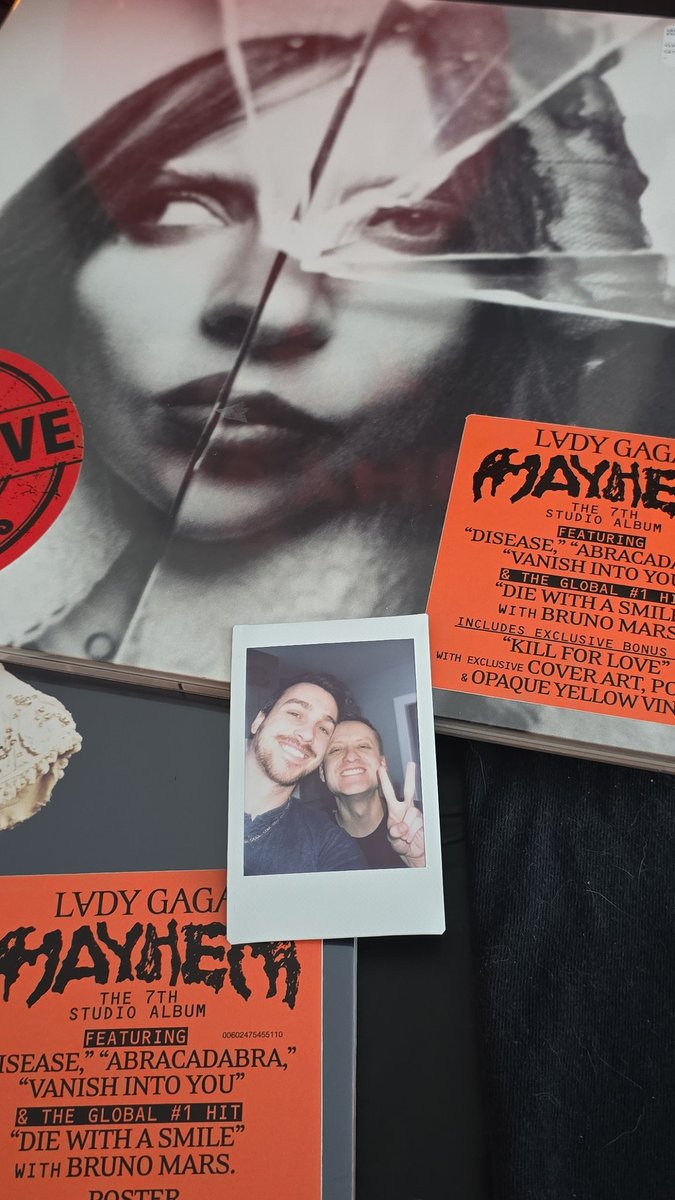 TylerCarrFM's tweet image. My finacè had a surprise MAYHEM partying waiting at home 💕😭 I'm so excited!!!!