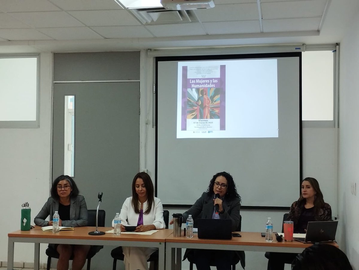 alcaldera's tweet photo. En el ⁦@DifundeCUCSH⁩ en el panel “Las mujeres en las humanidades” https://t.co/EPSnST55D6