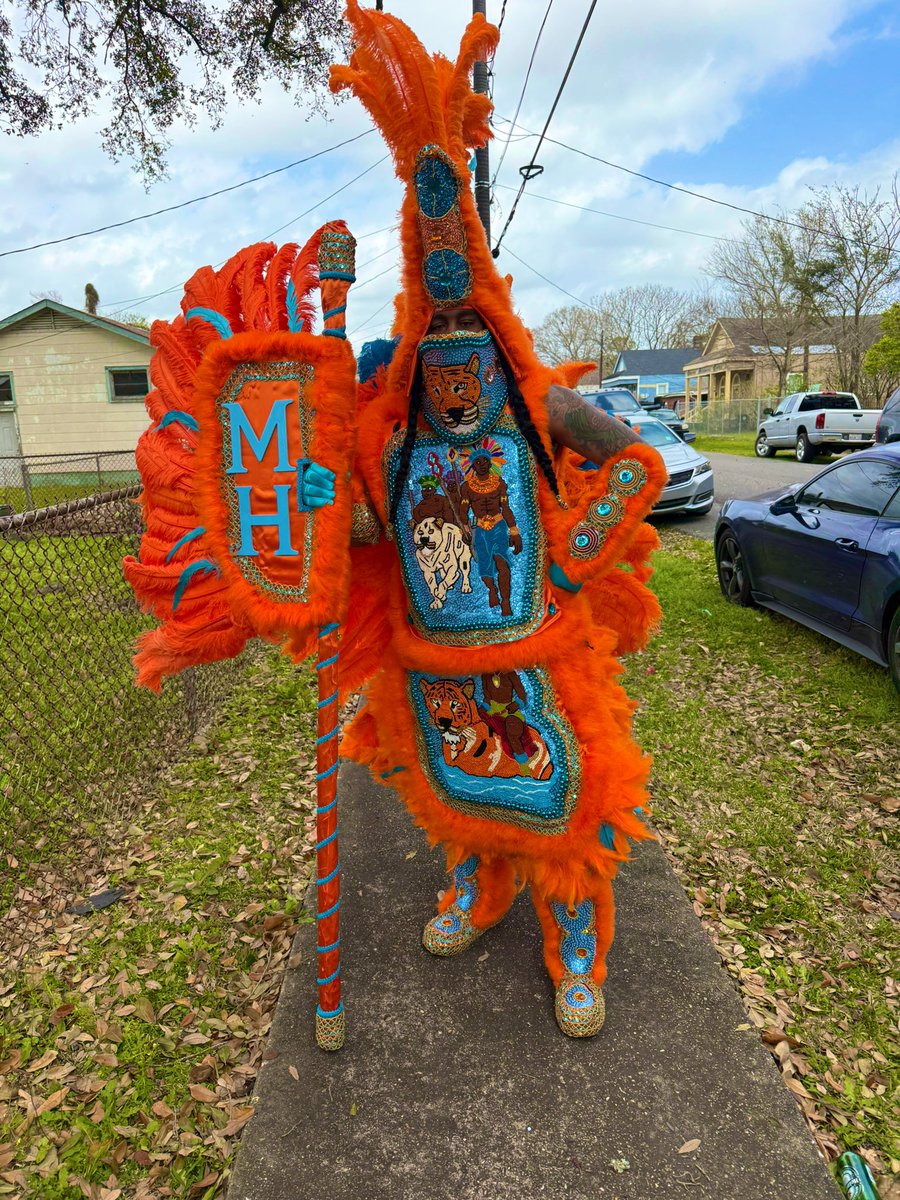 theeKT_'s tweet photo. I can sew a pretty suit even if I go blind! Mardi Gras ‘25 #Mohawkhunters #Flagboy 🪶 https://t.co/jBfflPtXIL