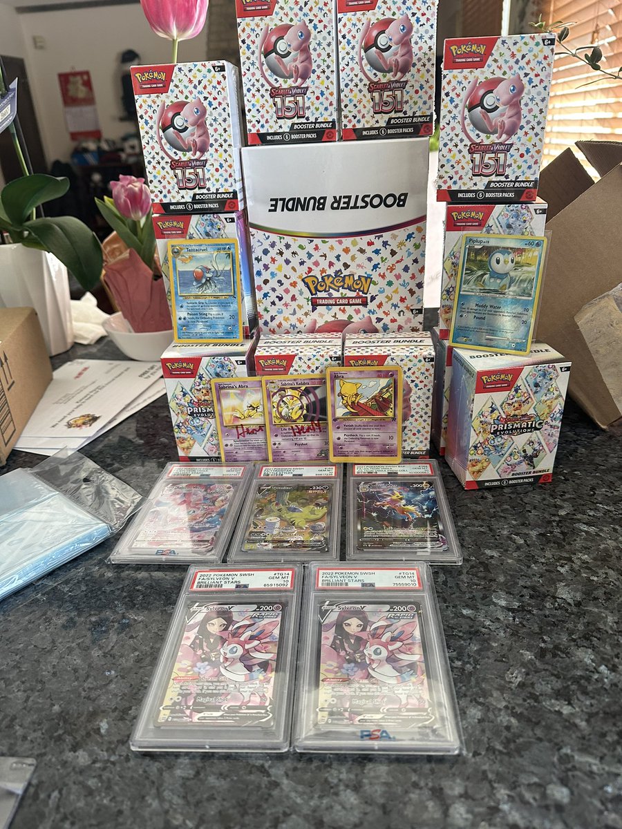 Henry (@tsuyaval) on Twitter photo This is what i call a mailday!
🎶 Should i open it or should i keep it sealed?? 🎶
Shoutout to <a href="/Unbreakablestcg/">Unbreakables</a> <a href="/JuanReyes0621/">A$AP Juan Dolla 💰</a> <a href="/CardConnCurio/">Card Connection and Curio</a> This is what i call a mailday!
🎶 Should i open it or should i keep it sealed?? 🎶
Shoutout to <a href="/Unbreakablestcg/">Unbreakables</a> <a href="/JuanReyes0621/">A$AP Juan Dolla 💰</a> <a href="/CardConnCurio/">Card Connection and Curio</a>