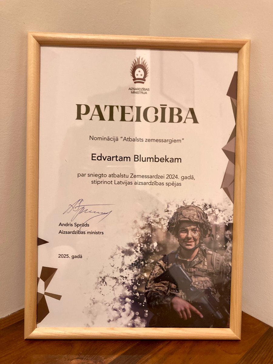 Šovakar saņēmu pateicības rakstu no Aizsardzības ministrijas. Biju nedaudz pārsteigts. Gribēju teikt tikai to, ka katram ir pienākums rūpēties par valsts drošību. Katram. Nevis gaidīt kaut ko no kaut kā un cerēt. Cik ieguldīsim, tik arī saņemsim!