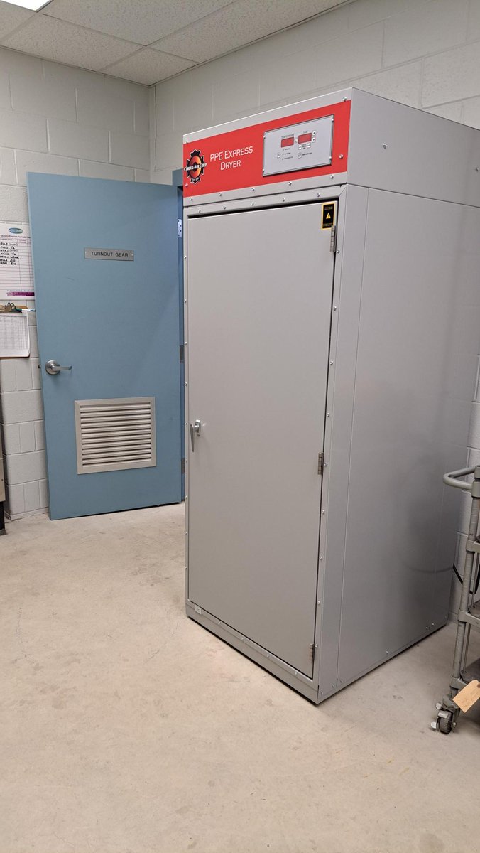 Another successful delivery! 📦✅
Proud to supply <a href="/AylmerFireDep/">Aylmer Fire Department</a> with the <a href="/circul_air_corp/">Circul Air</a> Express Cabinet Dryer! #FireSafetySolutions #CirculAirDryer #MissionReadyGear