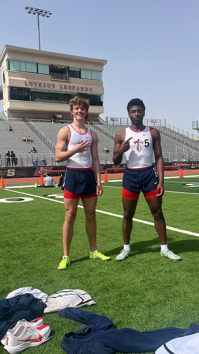 Titans TF & XC (@cententrack) on Twitter photo J. Lowe with 🥉 on his first 100m of the year 11.35
<a href="/zacheskildsen/">Zach Eskildsen</a> with 4th by a VERY close 11.36
#Cen10Fast🏃🏽♂️💨 J. Lowe with 🥉 on his first 100m of the year 11.35
<a href="/zacheskildsen/">Zach Eskildsen</a> with 4th by a VERY close 11.36
#Cen10Fast🏃🏽♂️💨