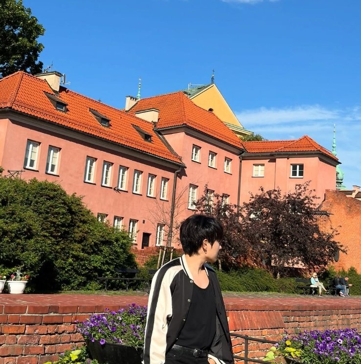 RIE_FR's tweet photo. [🫐] INSTAGRAM | 07.03.25 [1/2]

➠ 5 photos

[🎵: Sweet Dreams - j-hope)

« Beaux rêves »

🔗 : https://t.co/PevtS5ywqB

#RIE #OnlyOneOf #리에 #온리원오브 https://t.co/gF8DvEIEcM