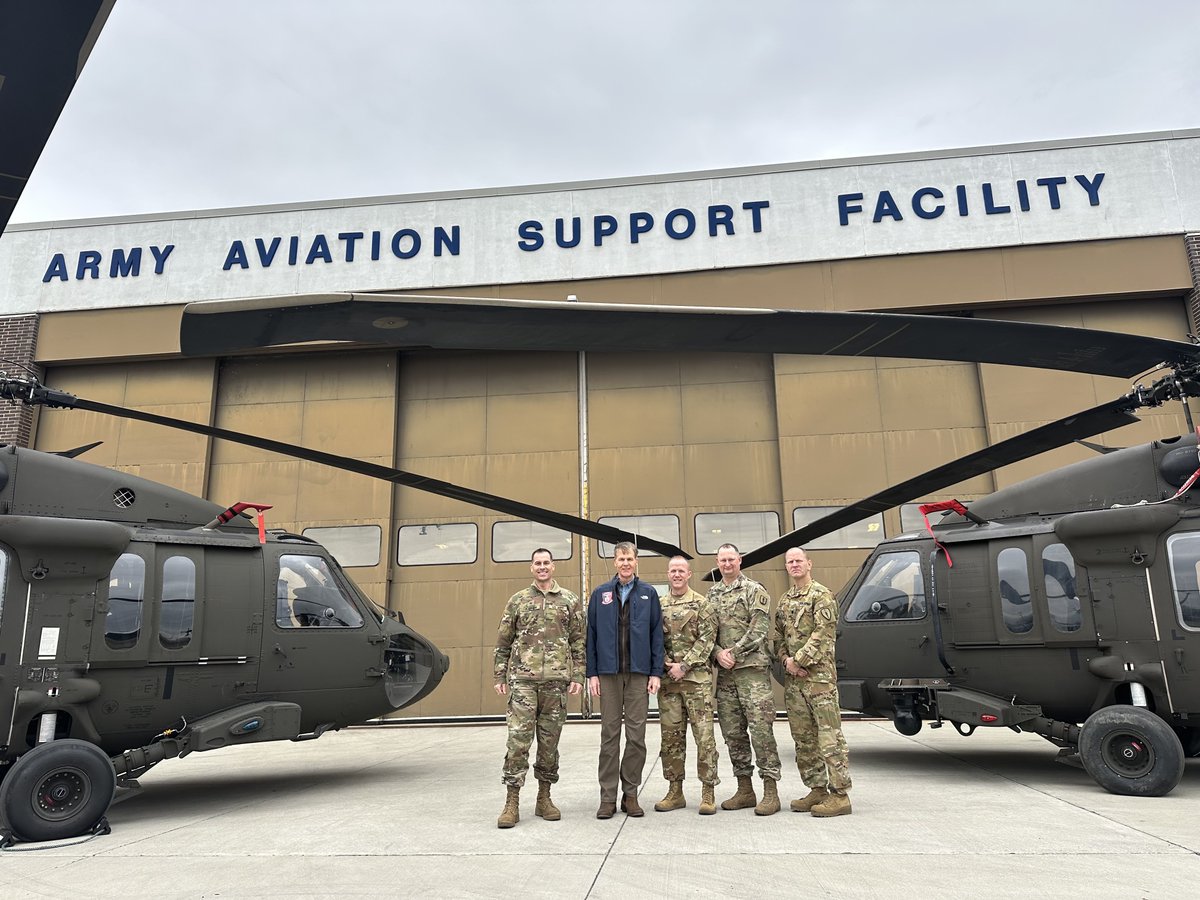 NationalGuardIN's tweet photo. Brig. Gen. Larry Muennich welcomed Rep. Jefferson Shreve to the Shelbyville Armory to meet our #HoosierGuard soldiers & tour the 38th Combat Aviation Brigade. Led by Col. Scott Oden, our #ArmyAviation team stands #AlwaysReady to defend at a moment’s notice. 🇺🇸 ✈️ #INNG https://t.co/kfOFgIhAnJ