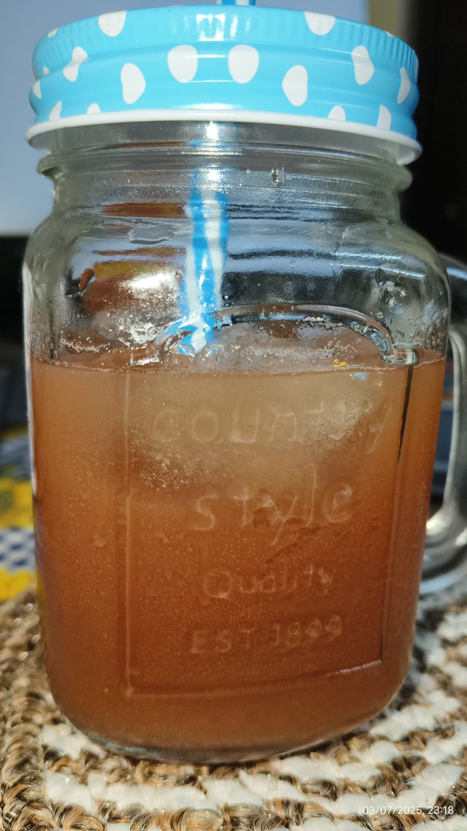 TheBaluu's tweet image. Grape juice🥤

Summer Special 🍇😍

Black Grapes+water+sugar Blend చేస్తే concentrated Grape juice Mixture వస్తుంది దాన్ని Filter చేసి juice ఫ్రిజ్ లో ఉంచి Ice cubes వేసుకుని తాగితే అధిపోదు?

Grape Precipitateలో కాస్త చక్కెరేసి 🍇Popsicle చేస్తే చూద్దాం😁🤩
#BaluCooks
#GrapeJuice