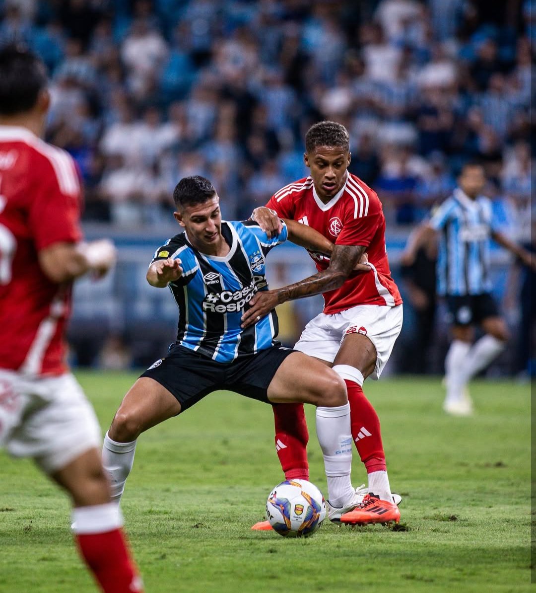 Jogo da volta da final do Gauchão tem HORÁRIO DEFINIDO.

GreNal 446 será no Beira Rio às 16h.

Nessa quinta-feira, a FGF já havia confirmado que a partida aconteceria no domingo (9).

📸 Enoc Jr