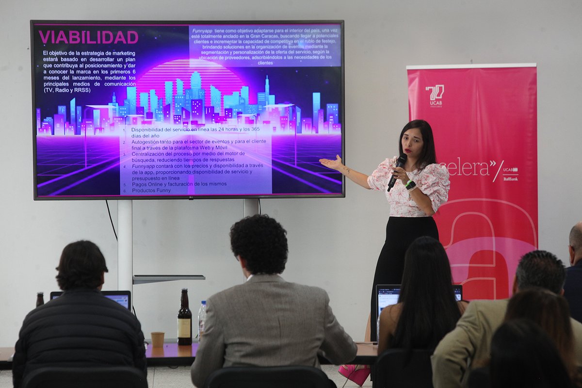 Extensión Social UCAB tweet media