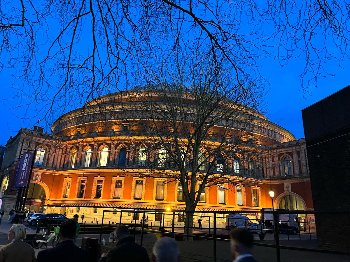 Wales Week / London (@walesweeklondon) on Twitter photo Just arriving for the boxing at the <a href="/RoyalAlbertHall/">Royal Albert Hall</a> for the Lauren Price MBE fight! 🥊🔥 <a href="/LLPrice94/">Lauren Price MBE</a> #walesweeklondon Just arriving for the boxing at the <a href="/RoyalAlbertHall/">Royal Albert Hall</a> for the Lauren Price MBE fight! 🥊🔥 <a href="/LLPrice94/">Lauren Price MBE</a> #walesweeklondon