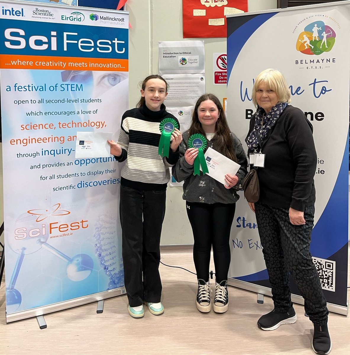 BelmayneEtss's tweet photo. Well done to Alba, 2nd yr who was our @SciFest4STEM overall winner. In 2nd place was Thando, Amohaa and Grace C. 3rd was Freya and Laura.  Cormac, Oisin and Eoghan claimed the @MNK_Pharma prize https://t.co/3pRnG2C5Ym