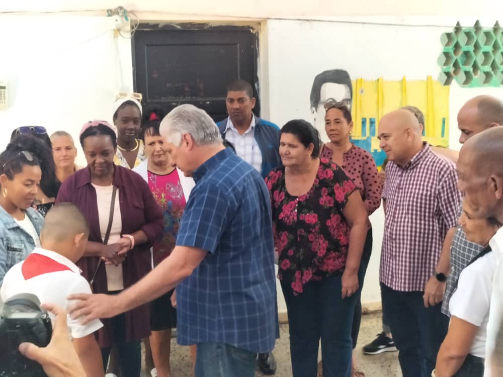 El pueblo de #Cuba cada día derrocha muestras de resistencia y determinación de vencer. Esa voluntad inquebrantable, junto a la unidad, es la clave para  salir adelante. #DePieYCombatiendo