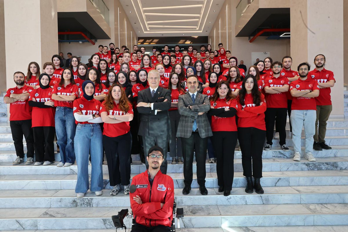 drmaydin's tweet photo. Toplantımızın ardından, #TEKNOFEST2024 şampiyonlarımıza Sn.Bakanımızla birlikte ödüllerini verdik. 

Ayrıca, #TEKNOFEST2025’te yarışacak tüm takımlarımızla da bir araya gelerek başarılar diledik.

Takımlarımızın Ülkemizi teknoloji ve inovasyon alanında en iyi şekilde temsil edeceklerine yürekten inanıyorum.

@mfatihkacir 
@TCSanayi 
@teknofest 
@bilkolejleri 
@caucampus 
@IAUKampus 
@iautekmer
